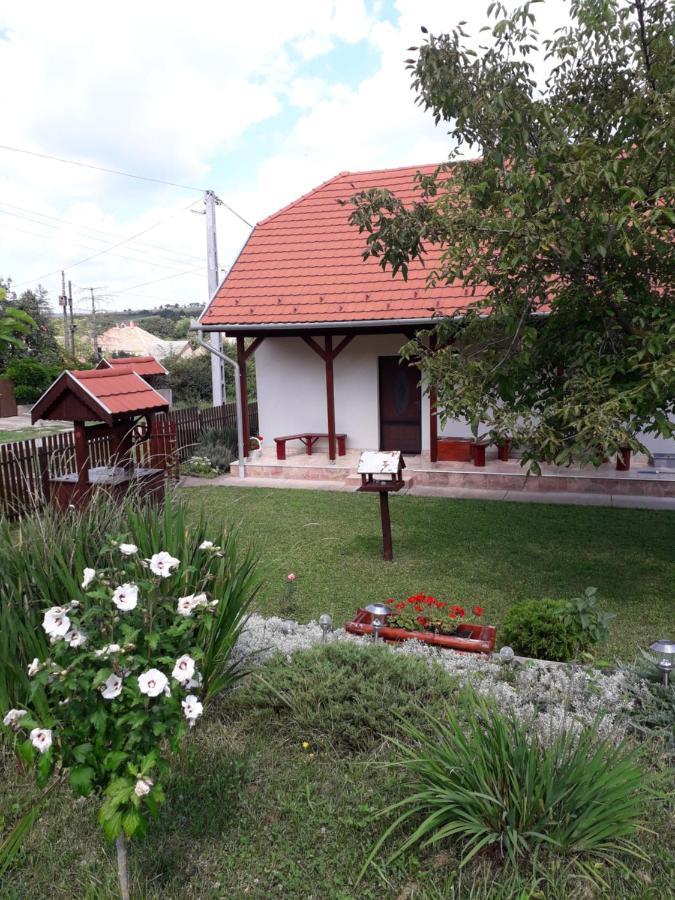 Mátyás Madár Vendégház Tard Exterior foto