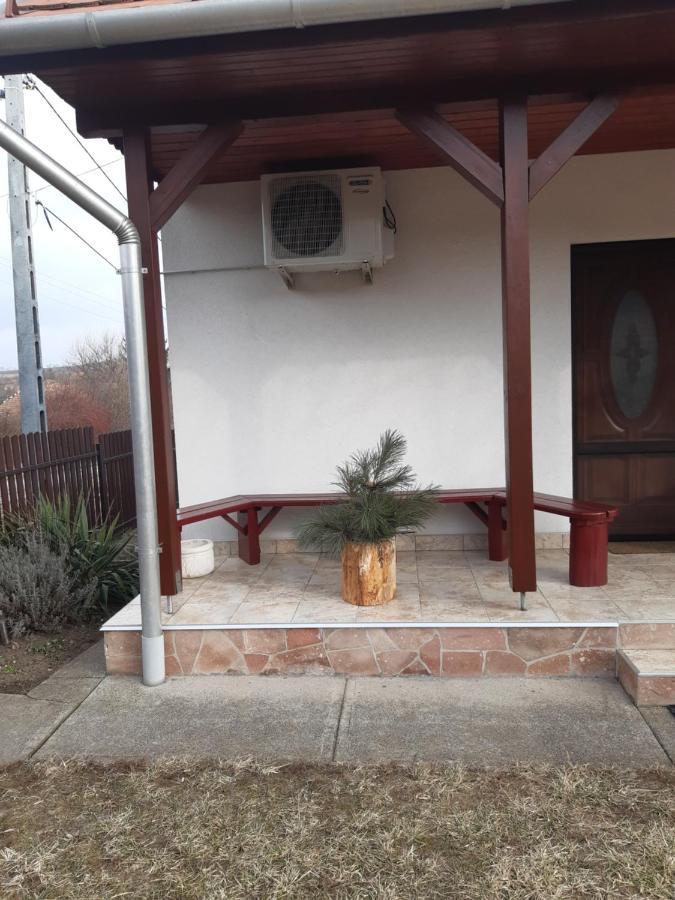 Mátyás Madár Vendégház Tard Exterior foto