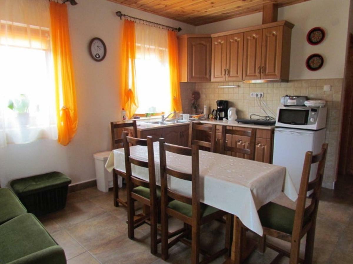 Mátyás Madár Vendégház Tard Exterior foto