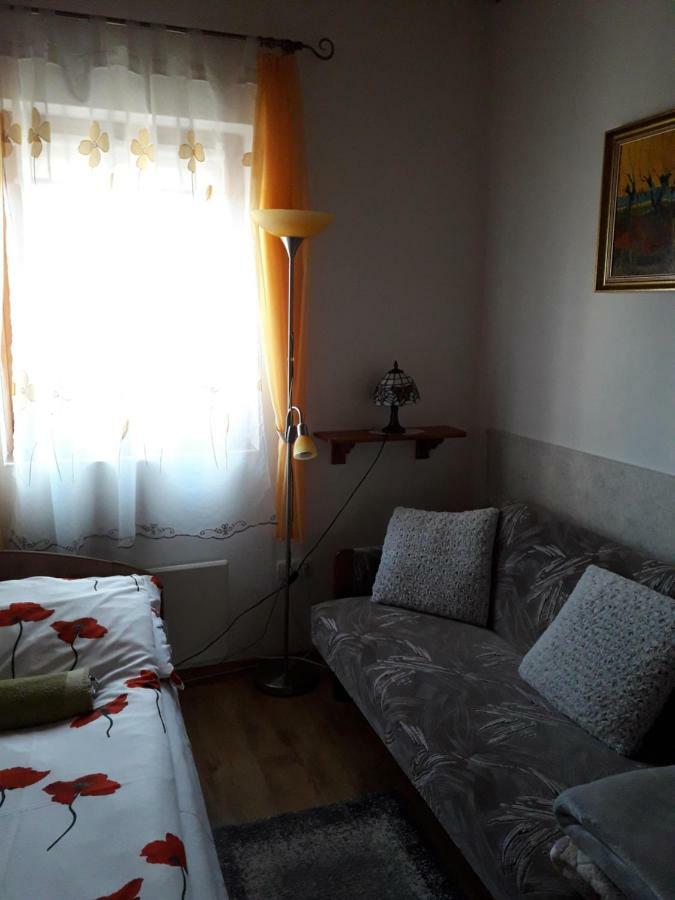 Mátyás Madár Vendégház Tard Exterior foto