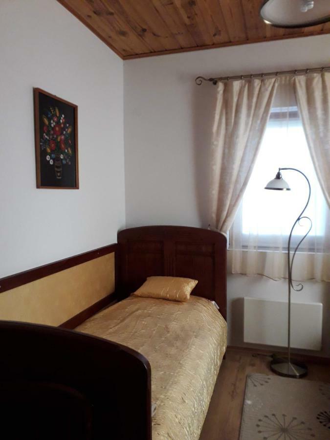 Mátyás Madár Vendégház Tard Exterior foto